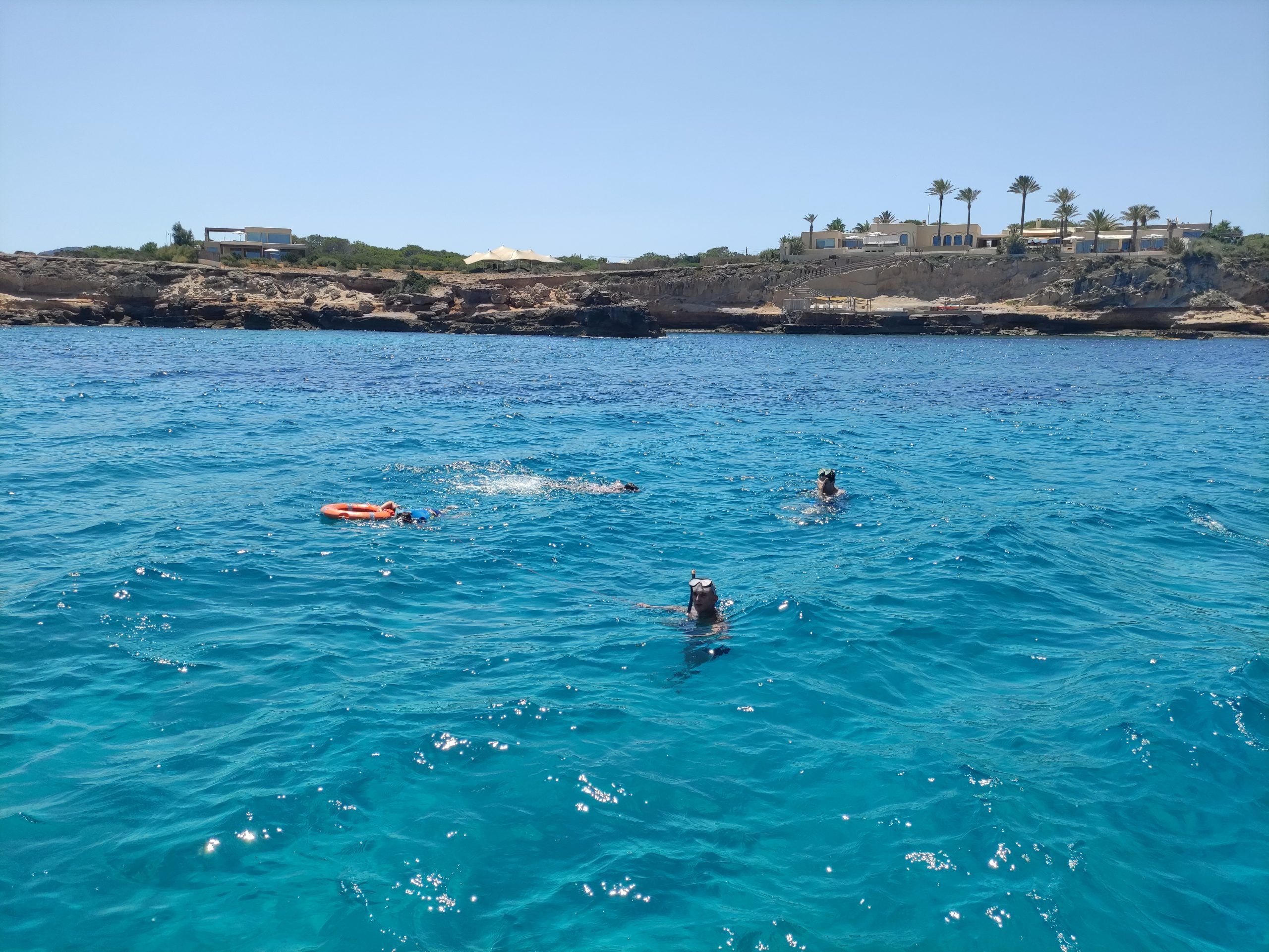 Meet the Sea guided snorkelling tour in Cala Comte in ibiza